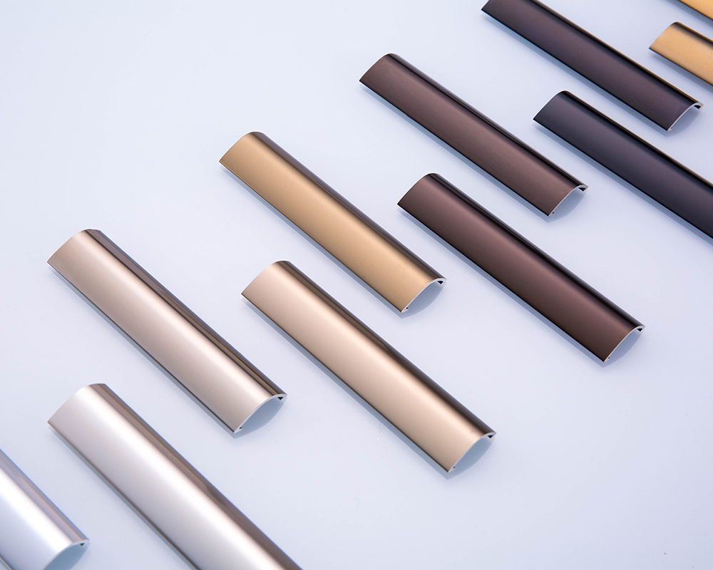 水切装饰条样段--(4)（着色氧化）